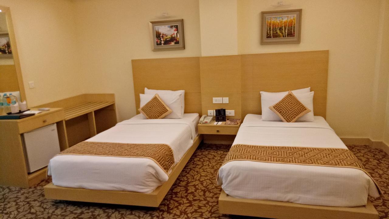 Hotel Patliputra Continental Patna  Bagian luar foto