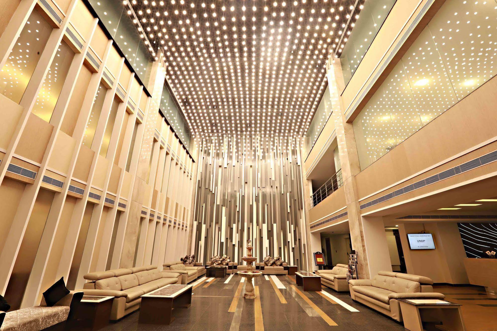 Hotel Patliputra Continental Patna  Bagian luar foto