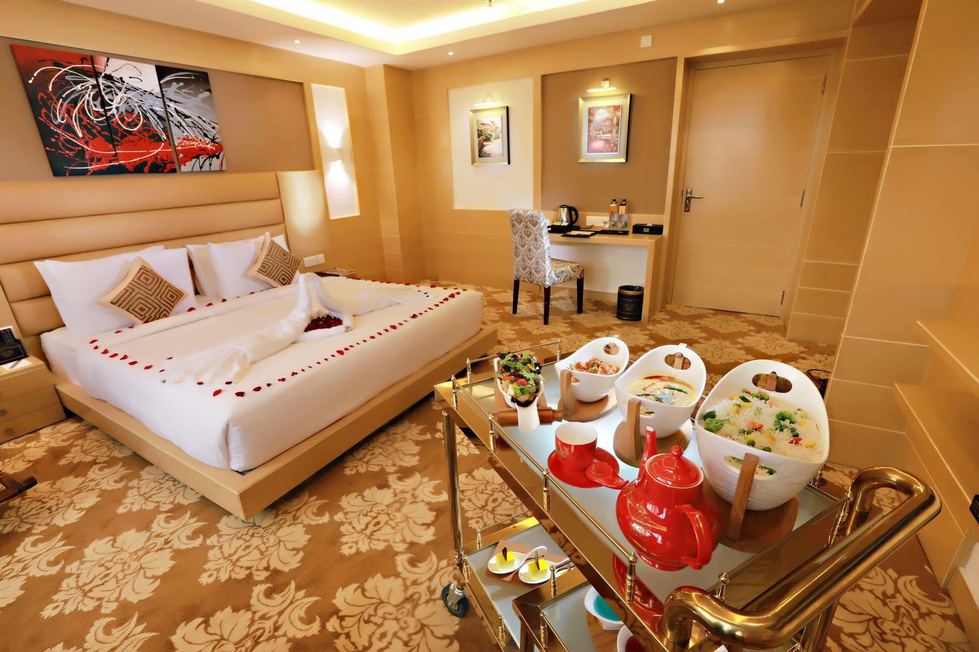 Hotel Patliputra Continental Patna  Bagian luar foto