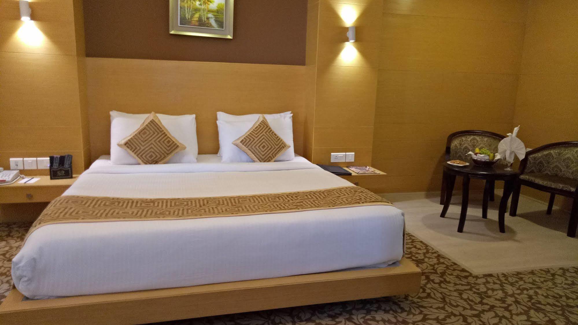 Hotel Patliputra Continental Patna  Bagian luar foto