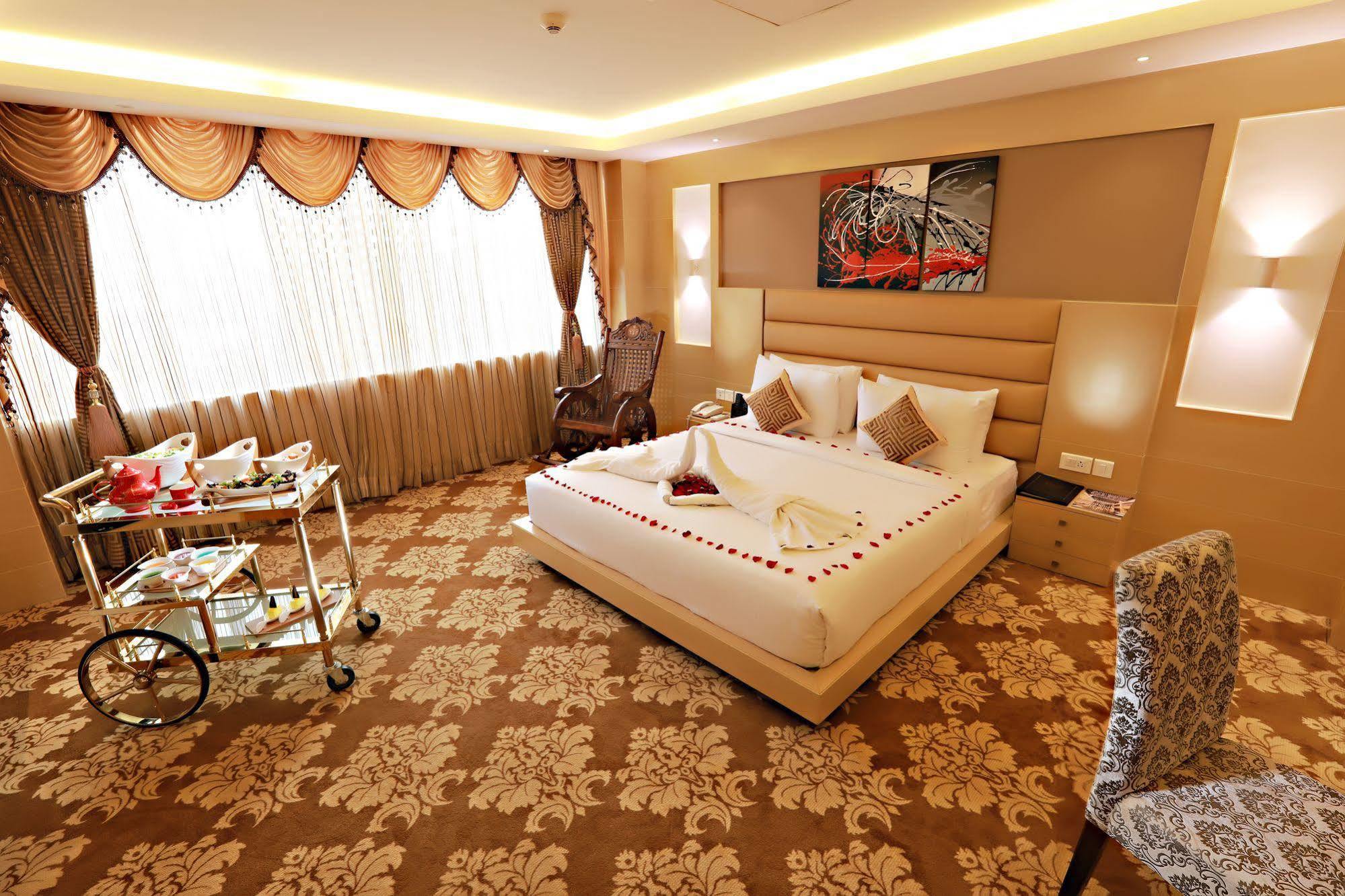 Hotel Patliputra Continental Patna  Bagian luar foto