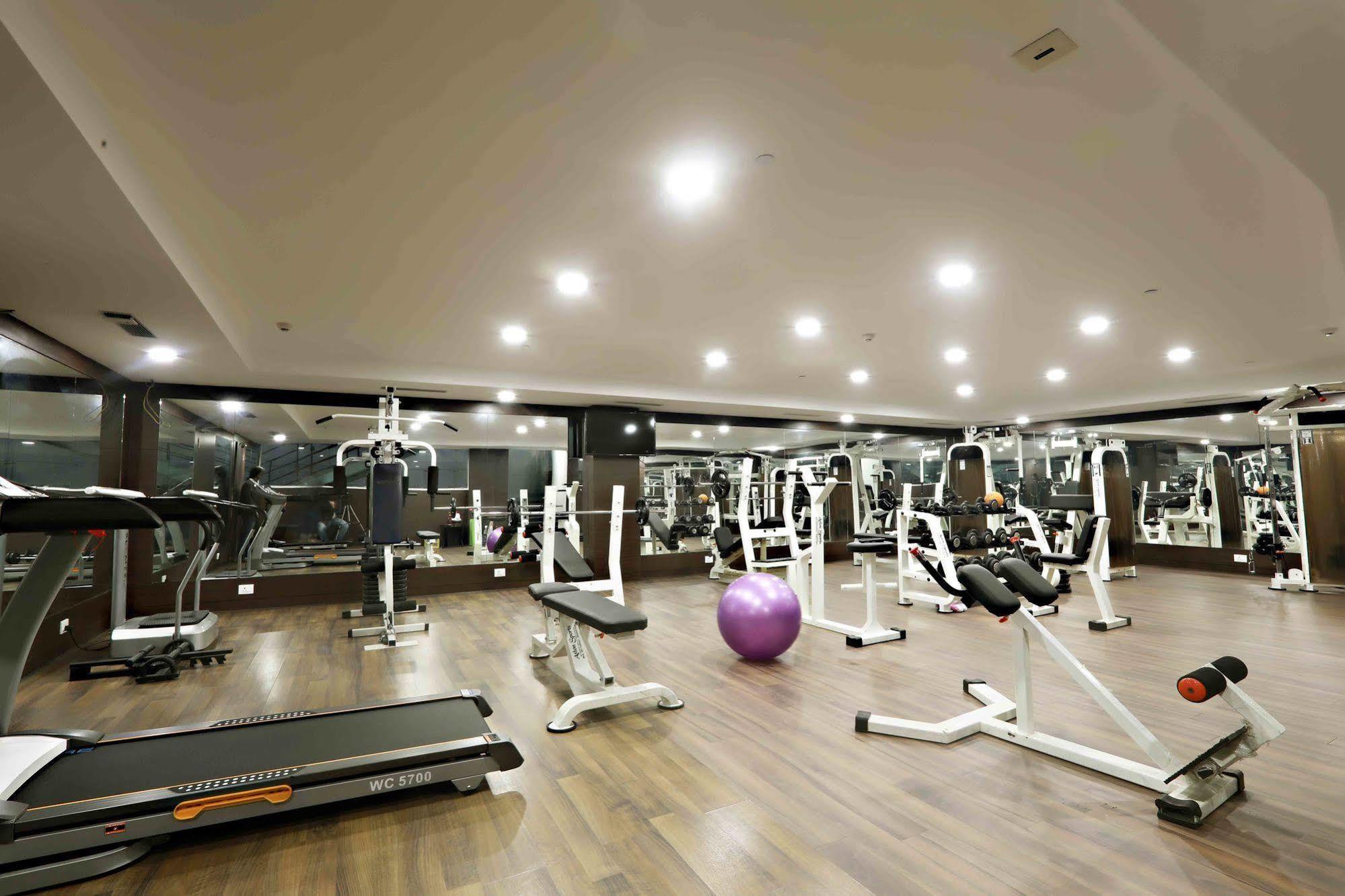 Hotel Patliputra Continental Patna  Bagian luar foto